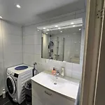 Modern And Sentral Penthouse アパート